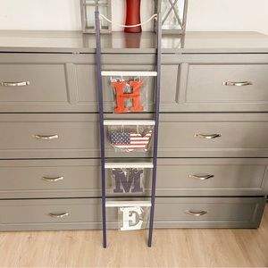 Patriotic HOME decorative ladder sign